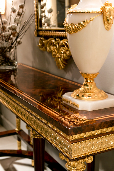 TM-810305 Ebony Console Table