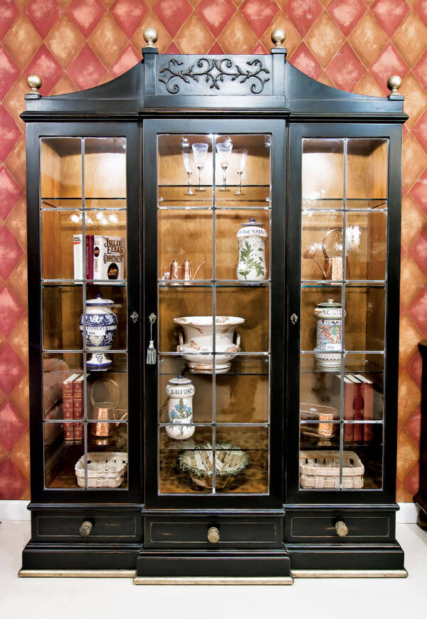 BIC-9-PT Edinborough Vitrine