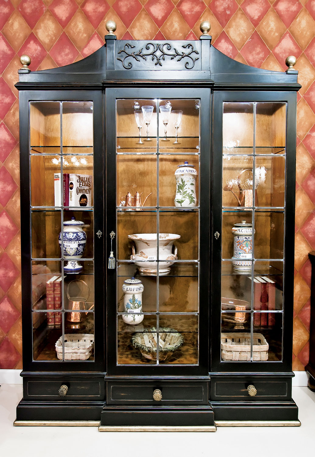 BIC-9-PT Edinborough Vitrine - Image 1