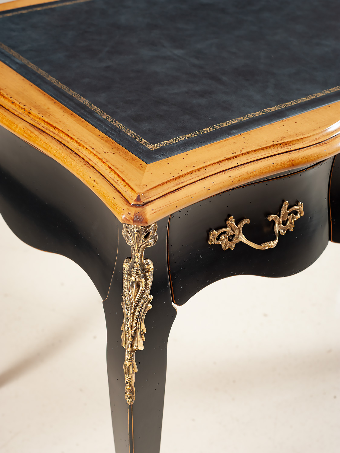 GN-5BK French Writing Table - Image 2