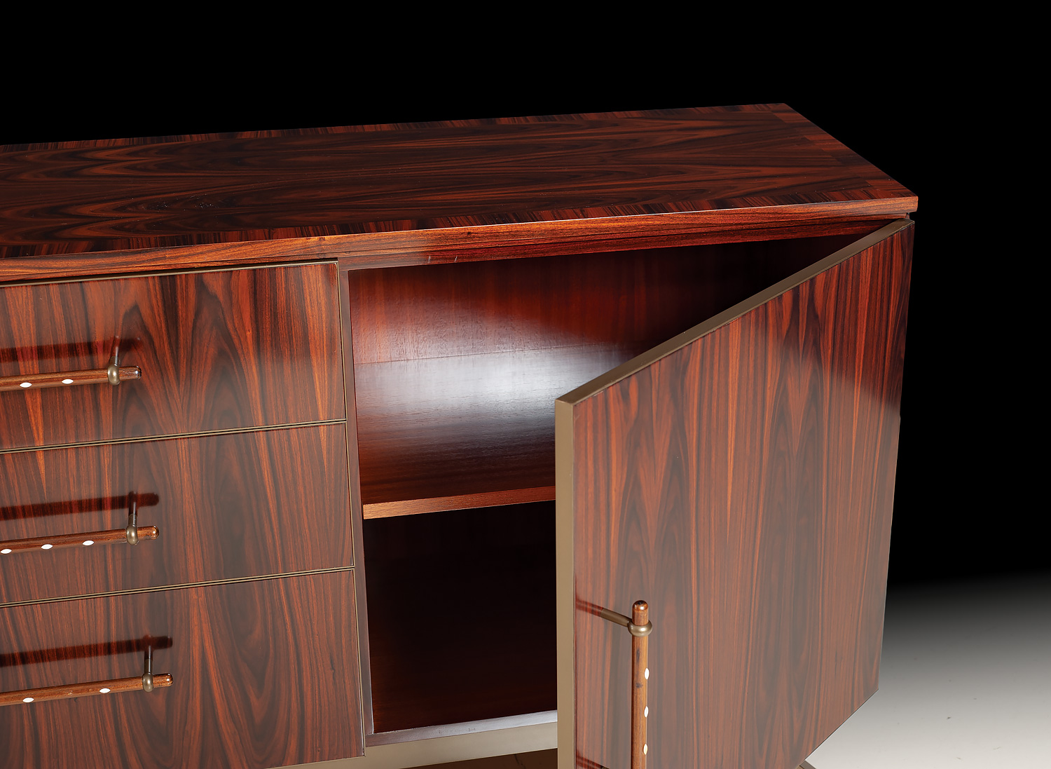 GO-400 Italian Walnut Sideboard - Image 2