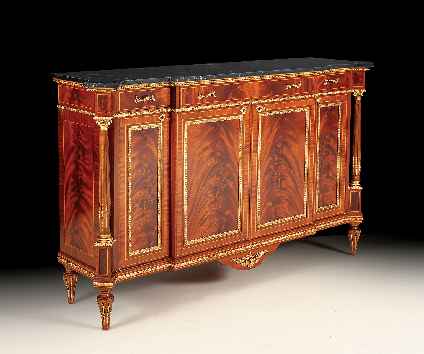 GO-403 English Sideboard - Image 1