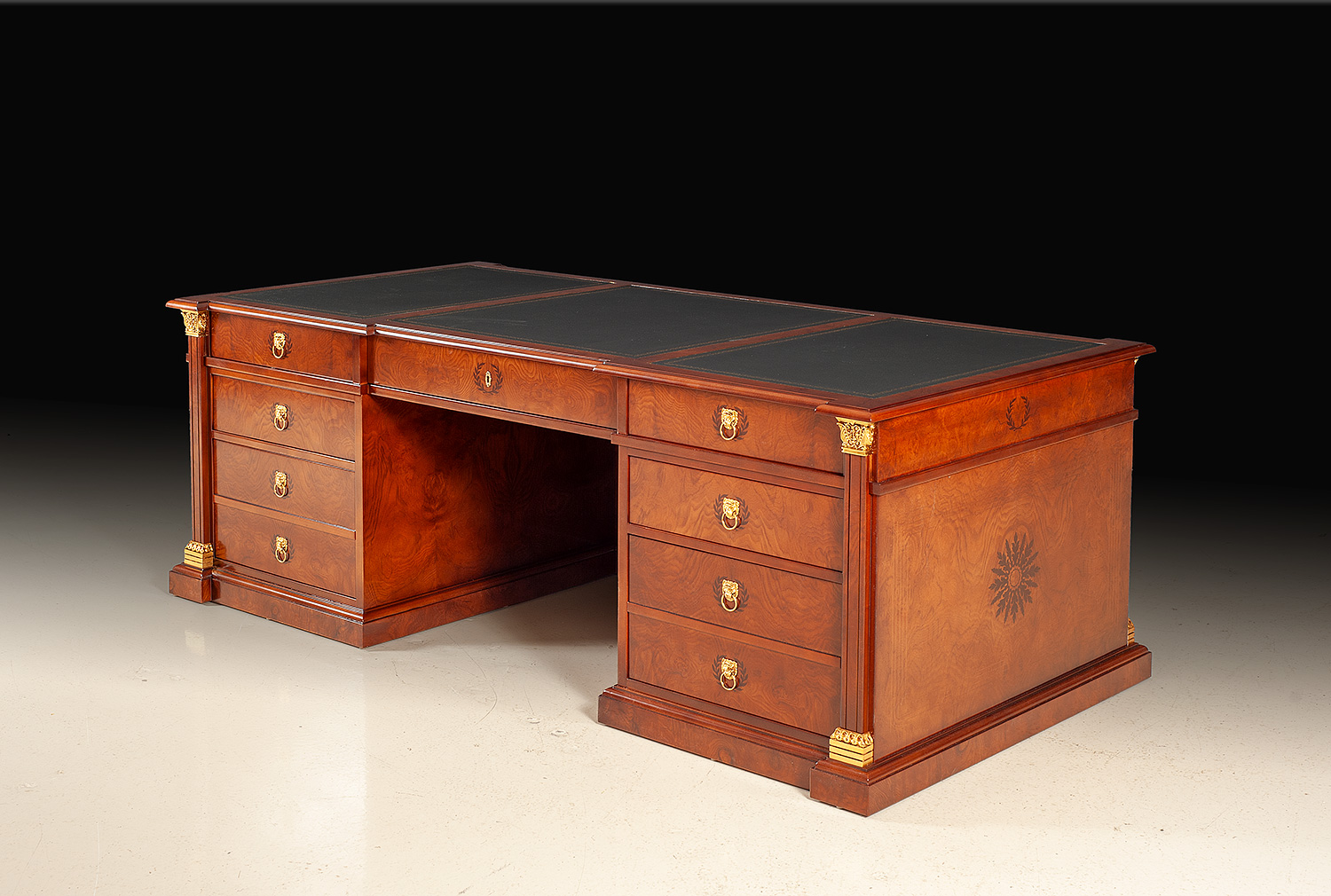 MN-537 Executive Desk - Image 1